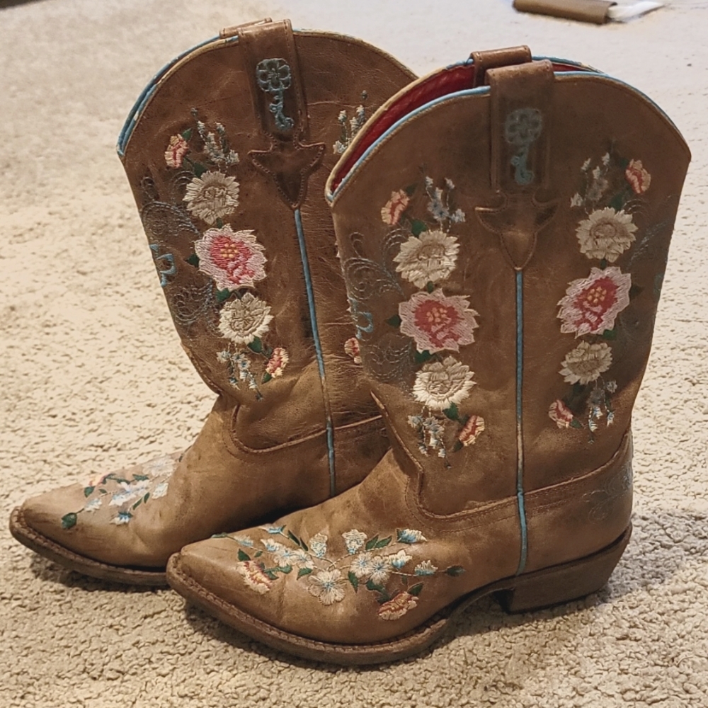 Macie Bean girls boots